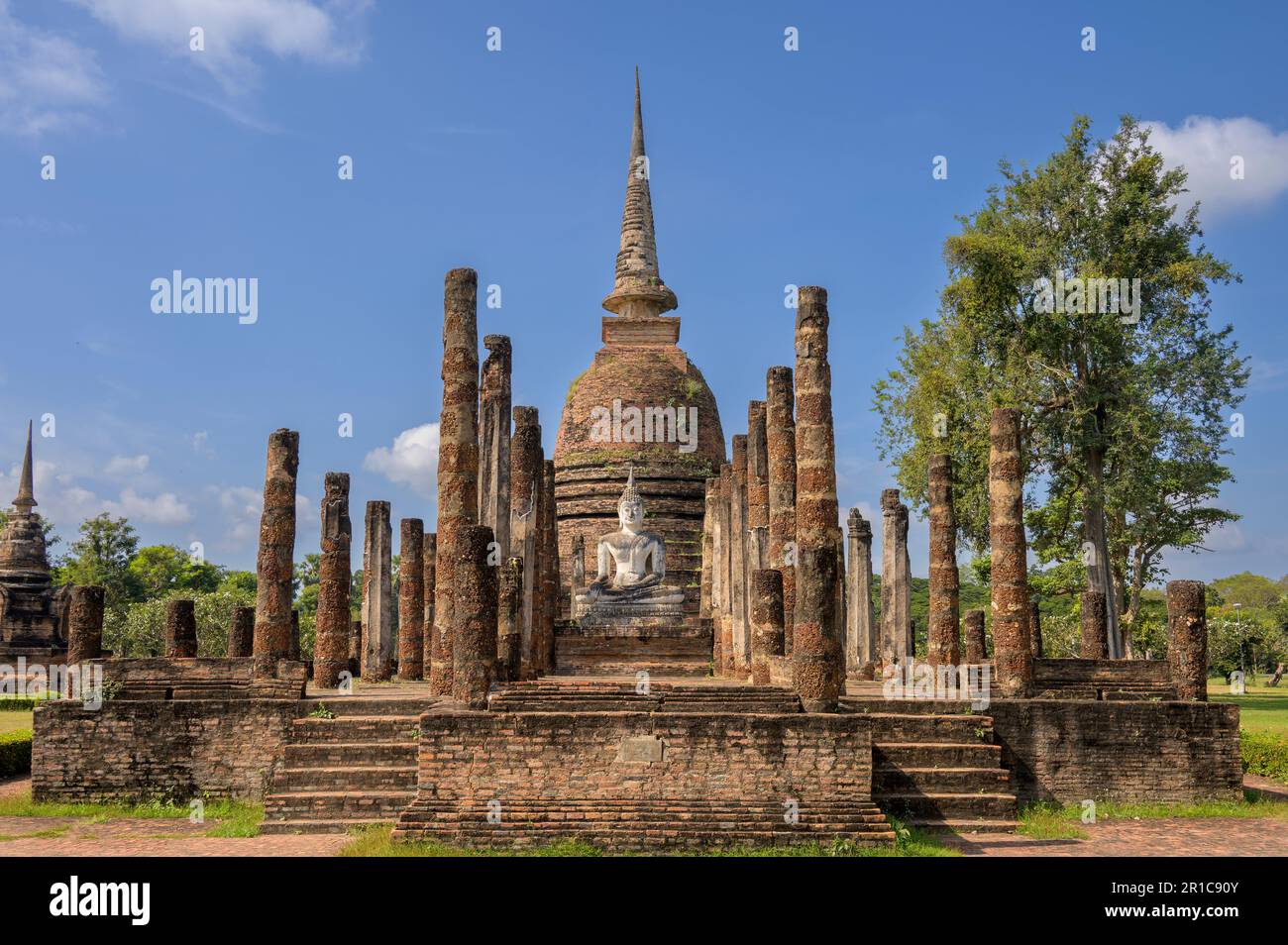 Wat sa si, ou Wat Sra Sri, est un complexe de temples bouddhistes (wat) dans le Parc historique de Sukhothai, province de Sukhothai dans la région nord de la Thaïlande Banque D'Images