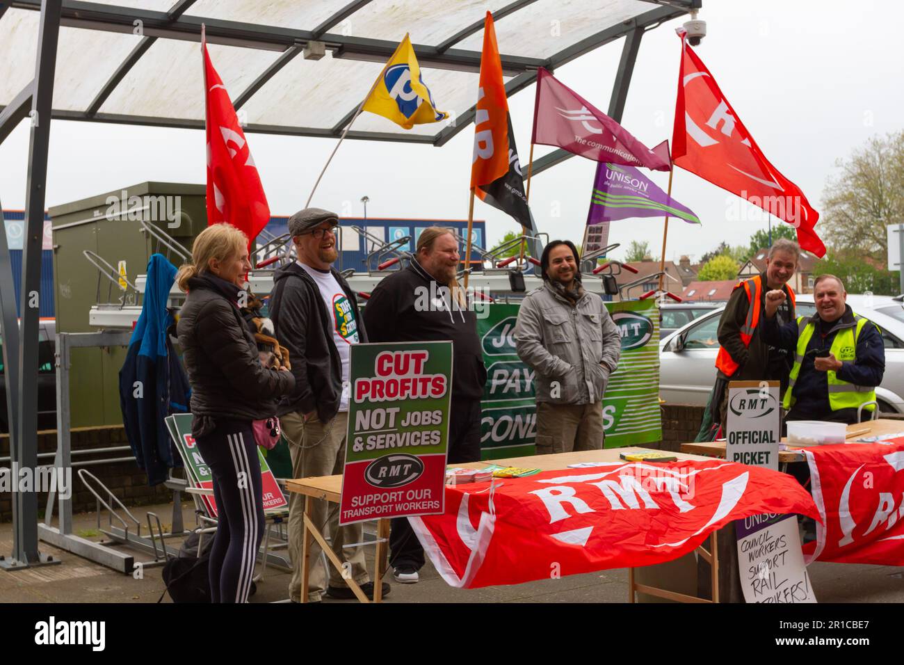 Les syndicats des transports poursuivent leur grève sur l'accord de rémunération ce week-end, Banque D'Images