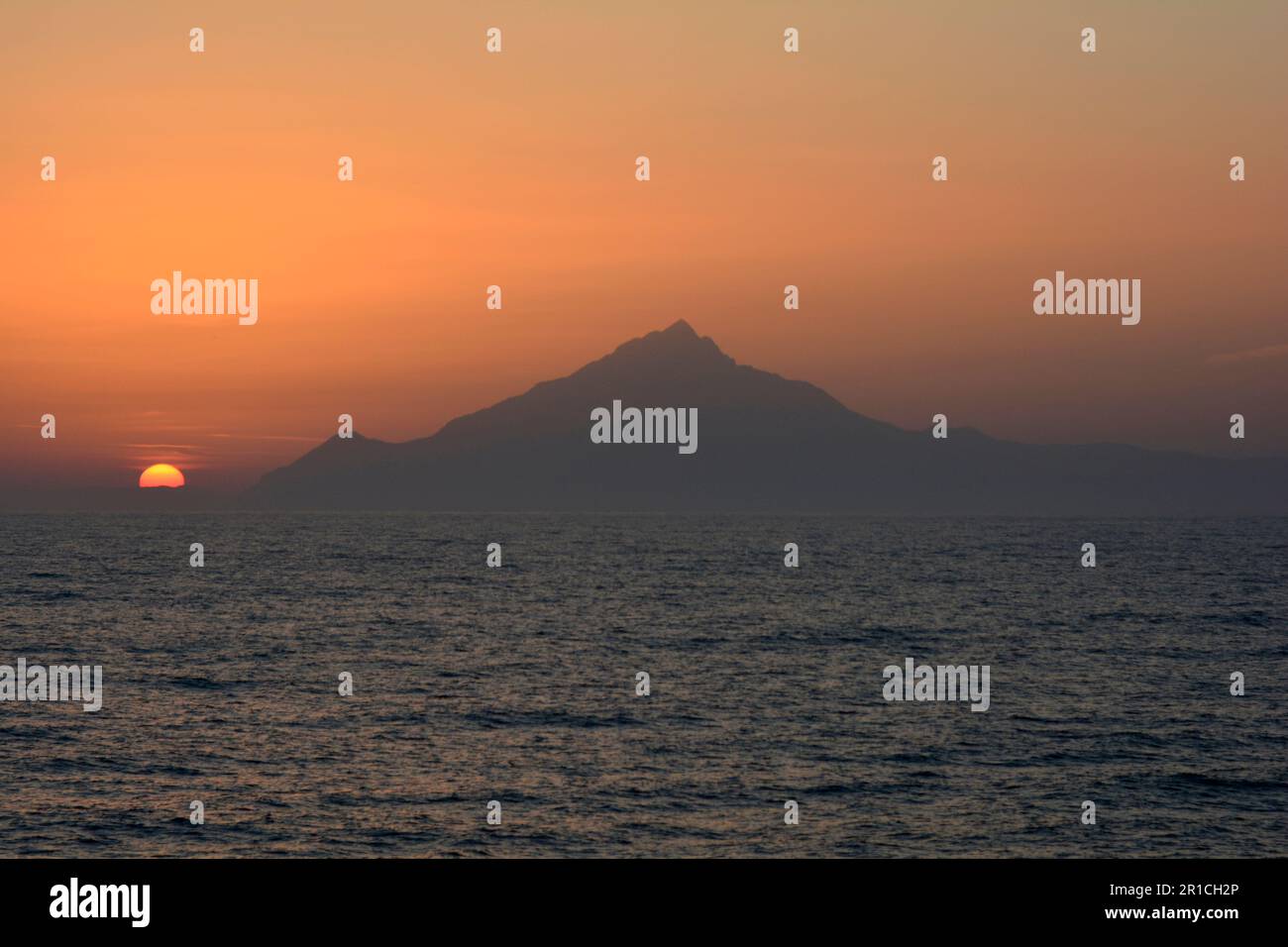 Grèce, coucher de soleil sur le Mont Athos Banque D'Images