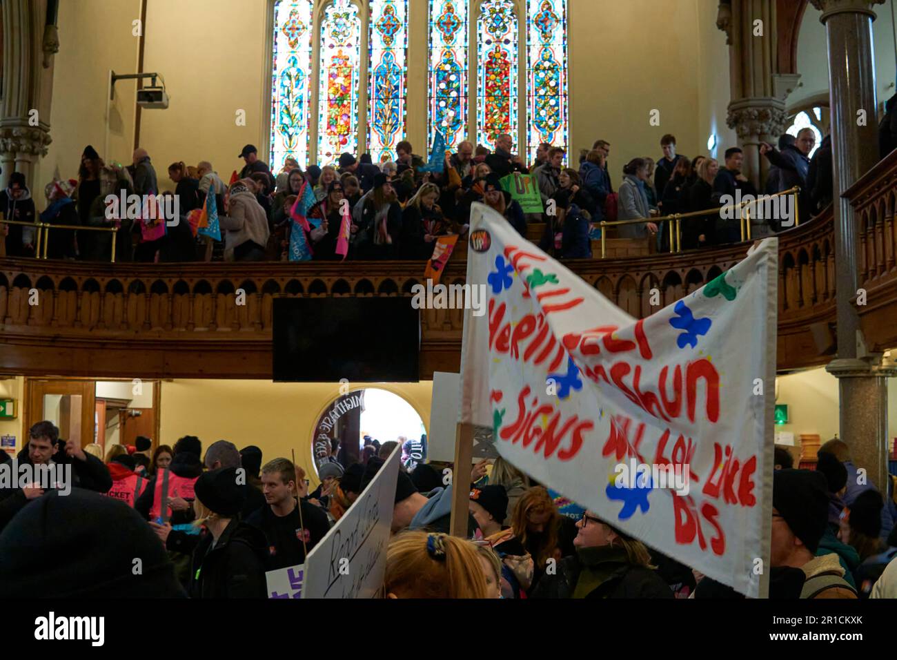 Oxford, Royaume-Uni - 01 février 2023, des enseignants saisissants se réunissent dans le Wesley Memorial Church Rally avec des conférenciers Banque D'Images