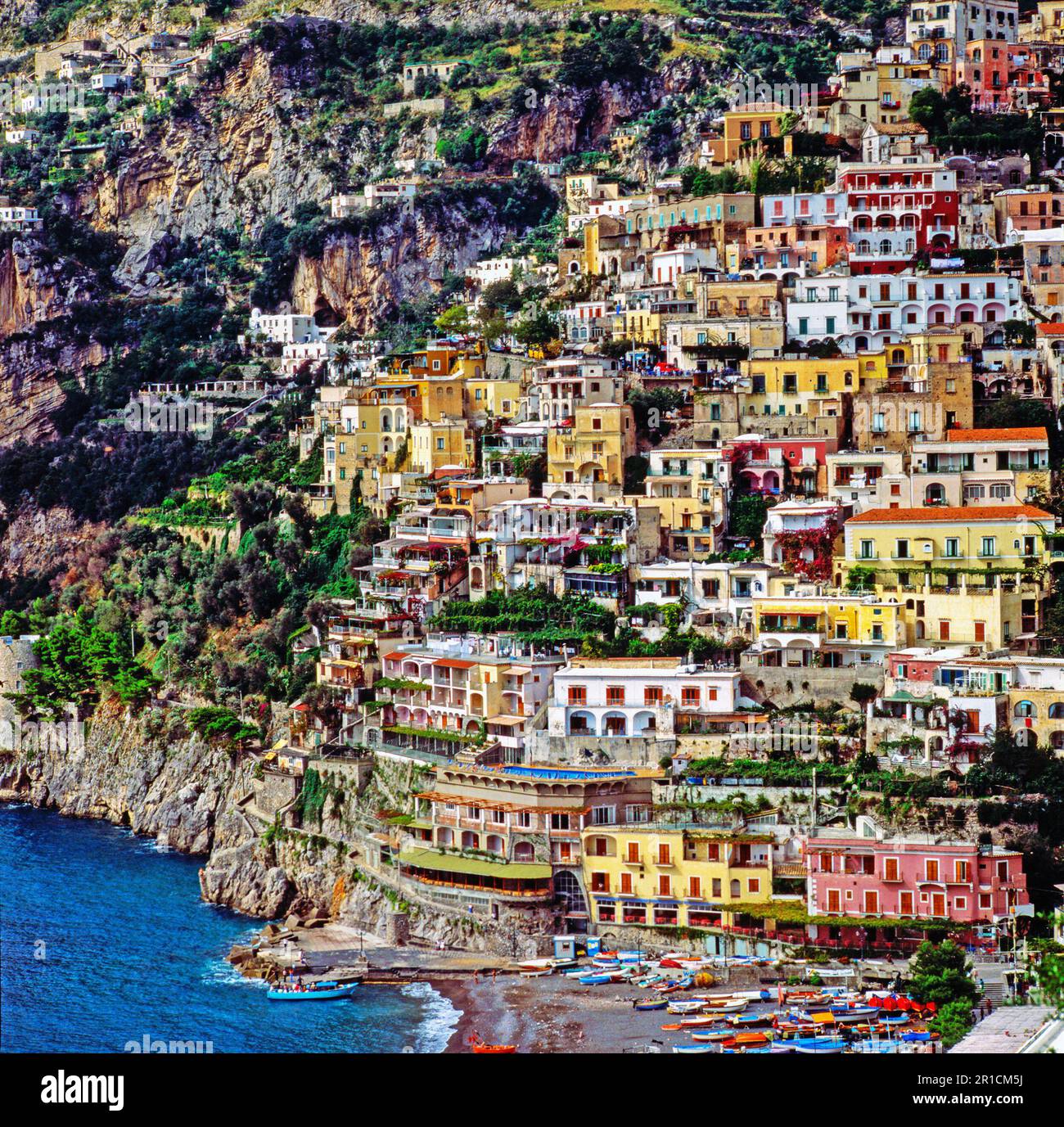 Vue sur Positano sur la côte d'Amalfi en Italie Banque D'Images