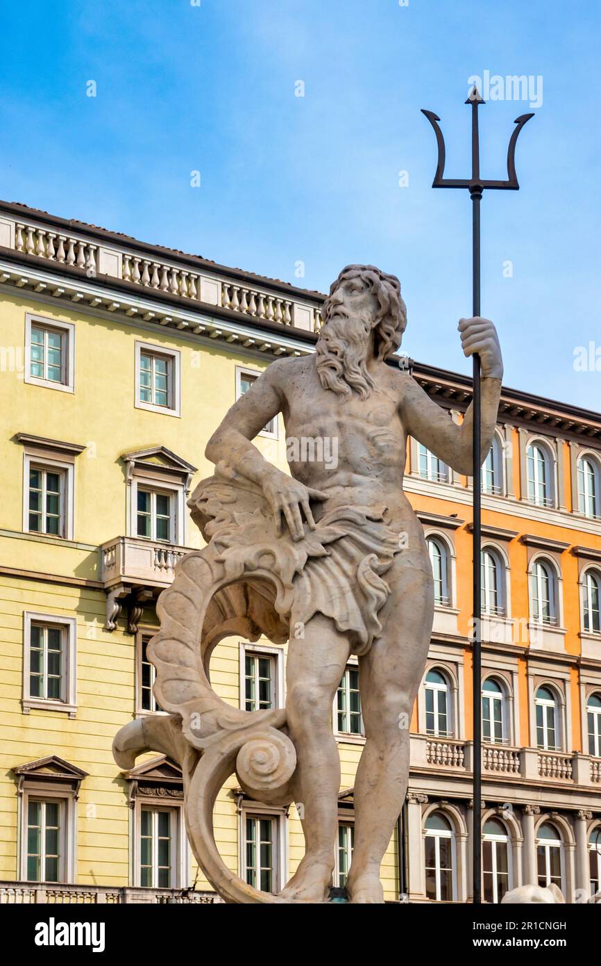 Fontaine de Neptune à Piazza della Borsa, Trieste, Italie Banque D'Images