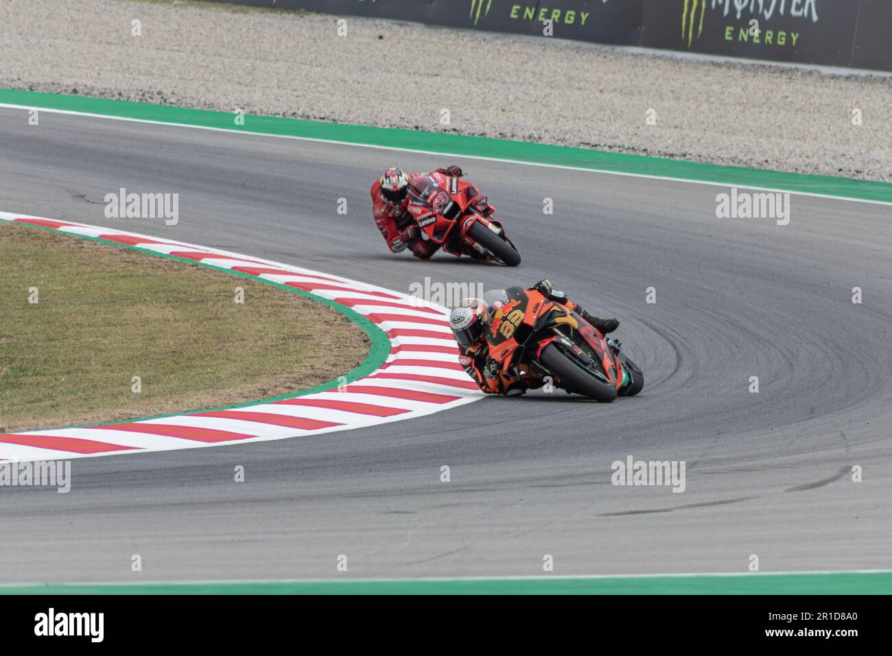 MONTMELLO, ESPAGNE-4 JUIN 2021 : Brad Binder sur son #33 KTM RC16 (Team: Red Bull KTM Factory Racing), Championnat du monde MotoGP 2021 Banque D'Images