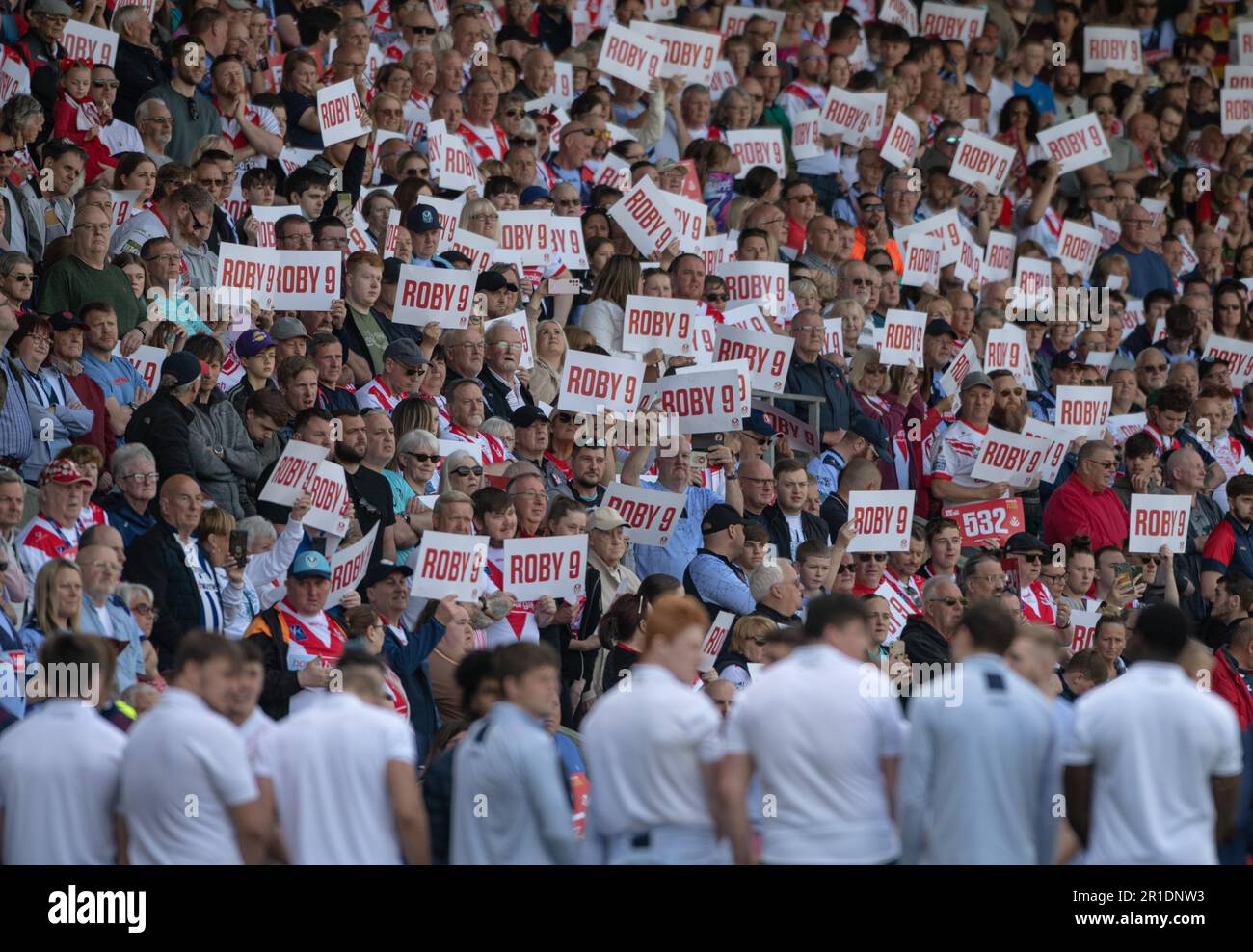 St Helens, Merseyside, Angleterre 13th mai 2023. St Helens célèbre l'apparition du record de James Roby, après avoir joué en 532nd pour le club, pendant le St Helens Rugby football Club V Salford Red Devils Rugby League football Club au stade totalement Wicked, la Betfred Super League (Credit image: ©Cody Froggatt/Alamy Live news) Banque D'Images