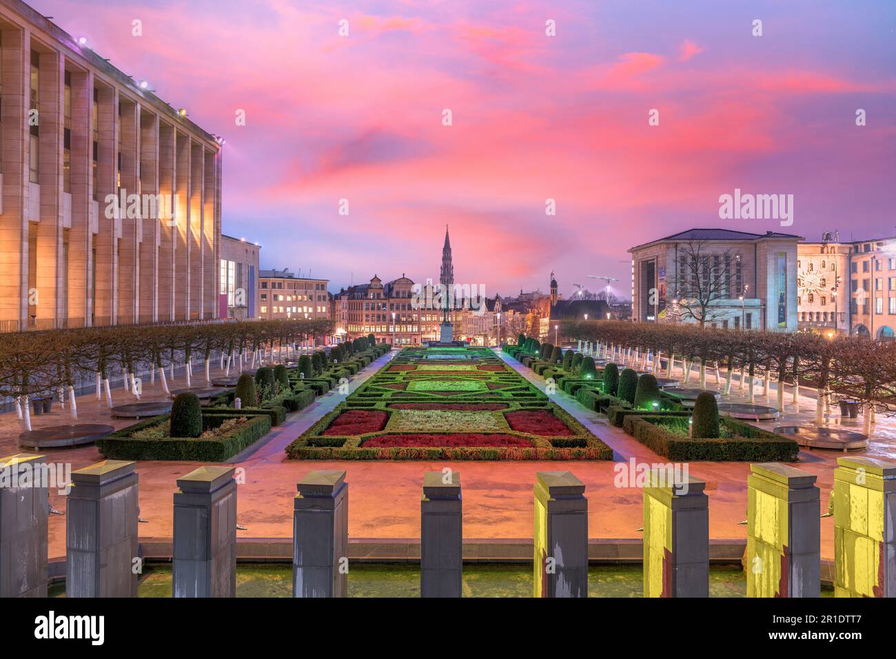 Bruxelles, Belgique paysage urbain du Mont des Arts au crépuscule. Banque D'Images