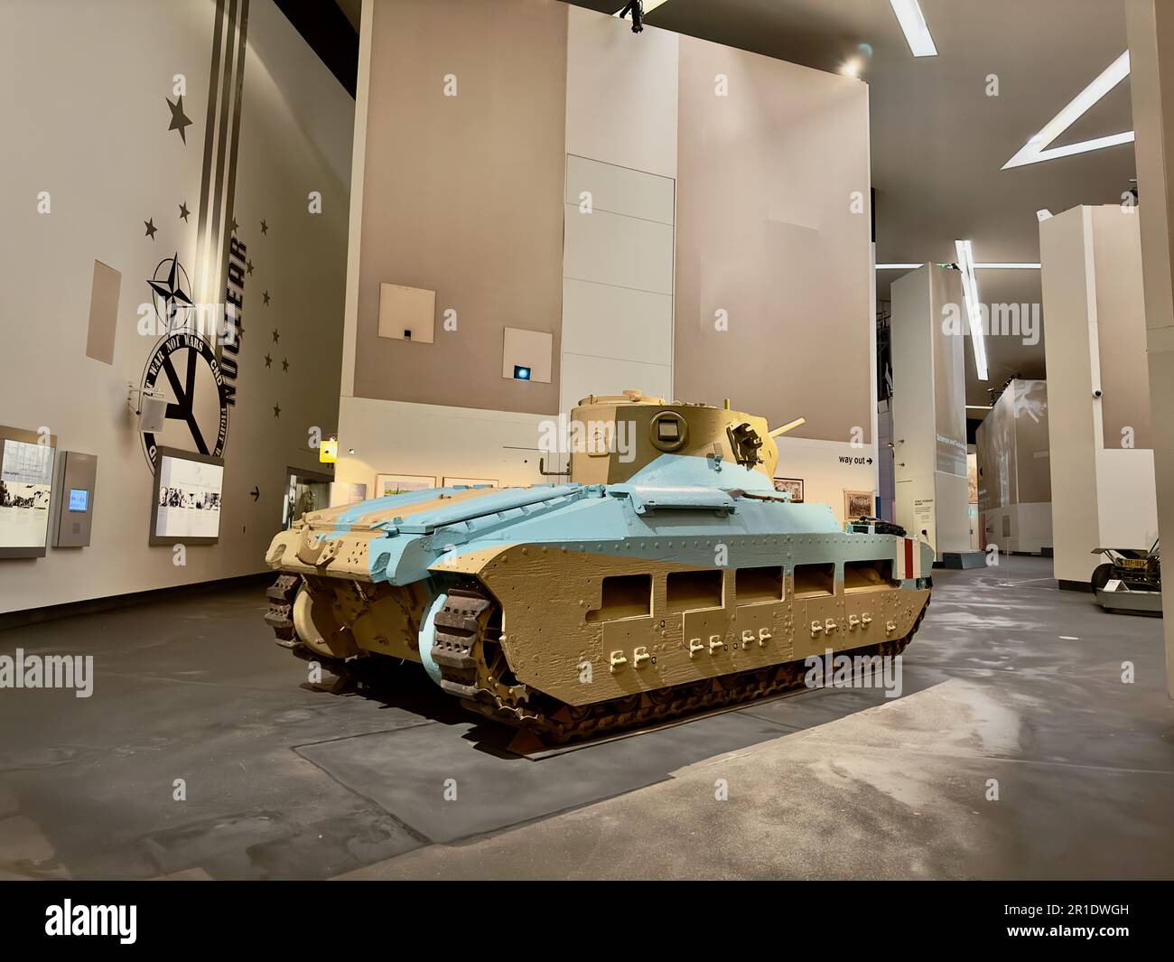Un char d'époque dans Imperial War Museum North, Manchester, Royaume-Uni Banque D'Images