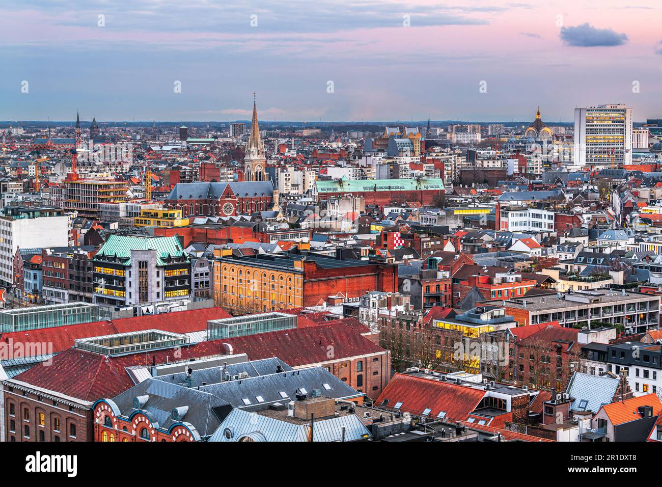 Anvers, Belgique ville paysage urbain au crépuscule. Banque D'Images