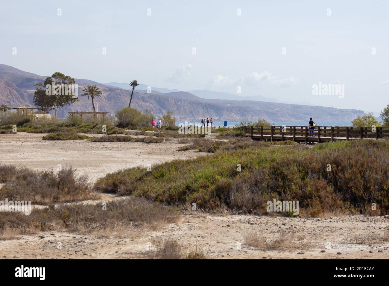 Passerelle côtière, roquetas de mar, almeria, espagne Banque D'Images