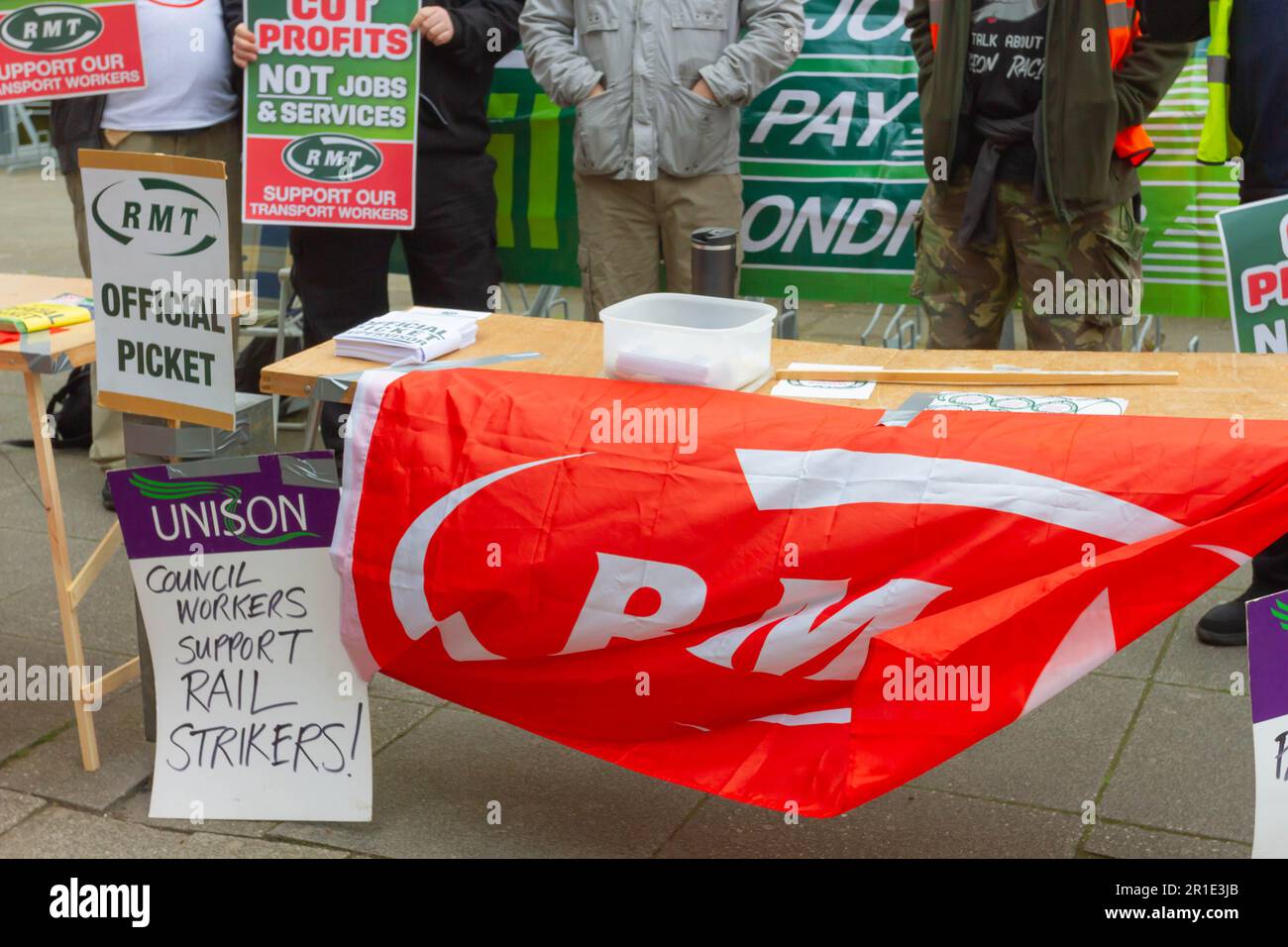 Les syndicats des transports poursuivent leur grève sur l'accord de rémunération ce week-end, Banque D'Images