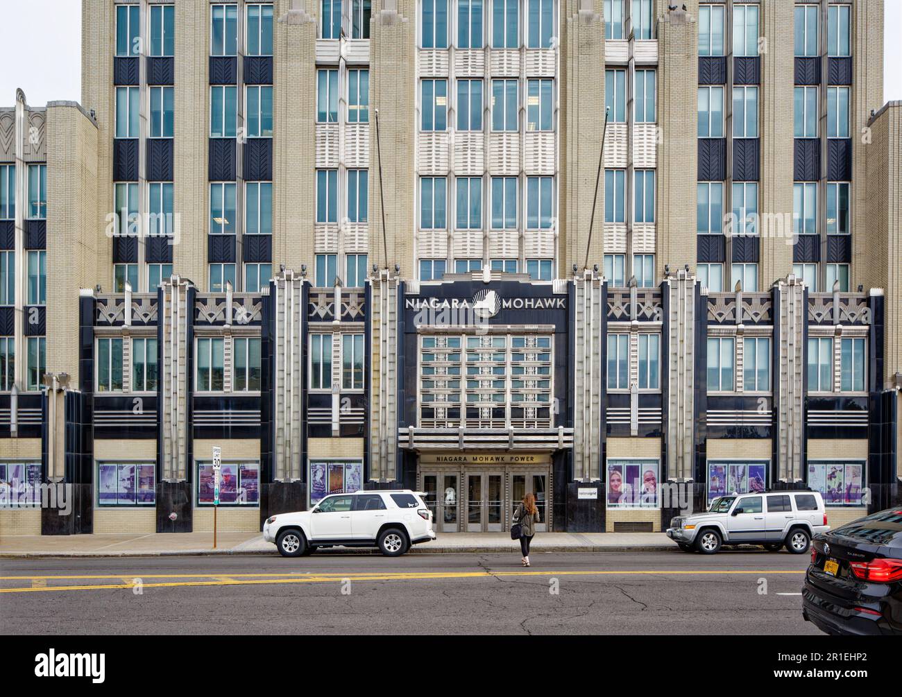 Le Niagara Mohawk Building, qui était à l'origine le Niagara Hudson Building et maintenant occupé par National Grid, est un monument art déco du centre-ville de Syracuse. Banque D'Images
