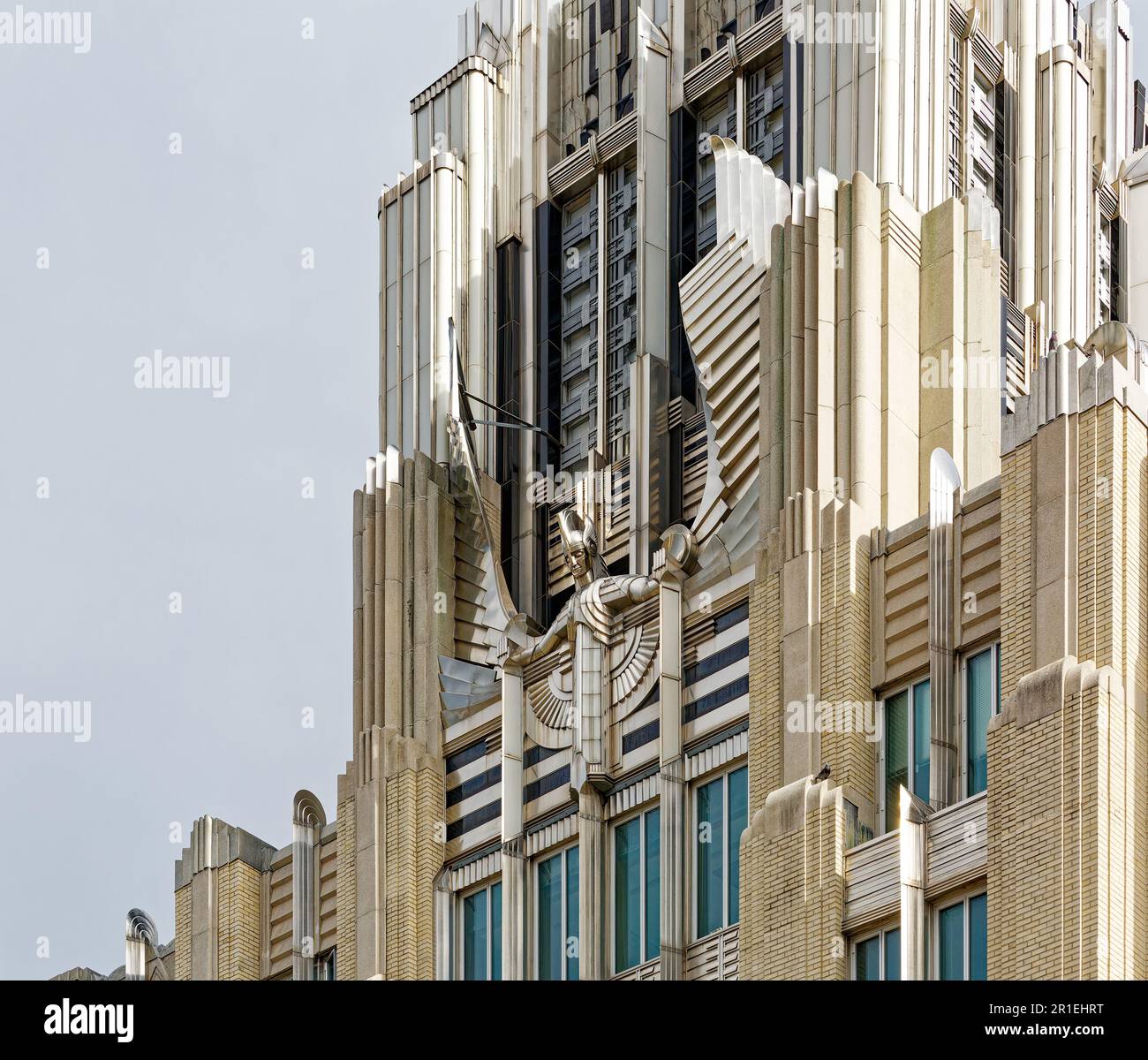 La sculpture à ailes du Niagara Mohawk Building s'intitule « Spirit of Light ». Banque D'Images