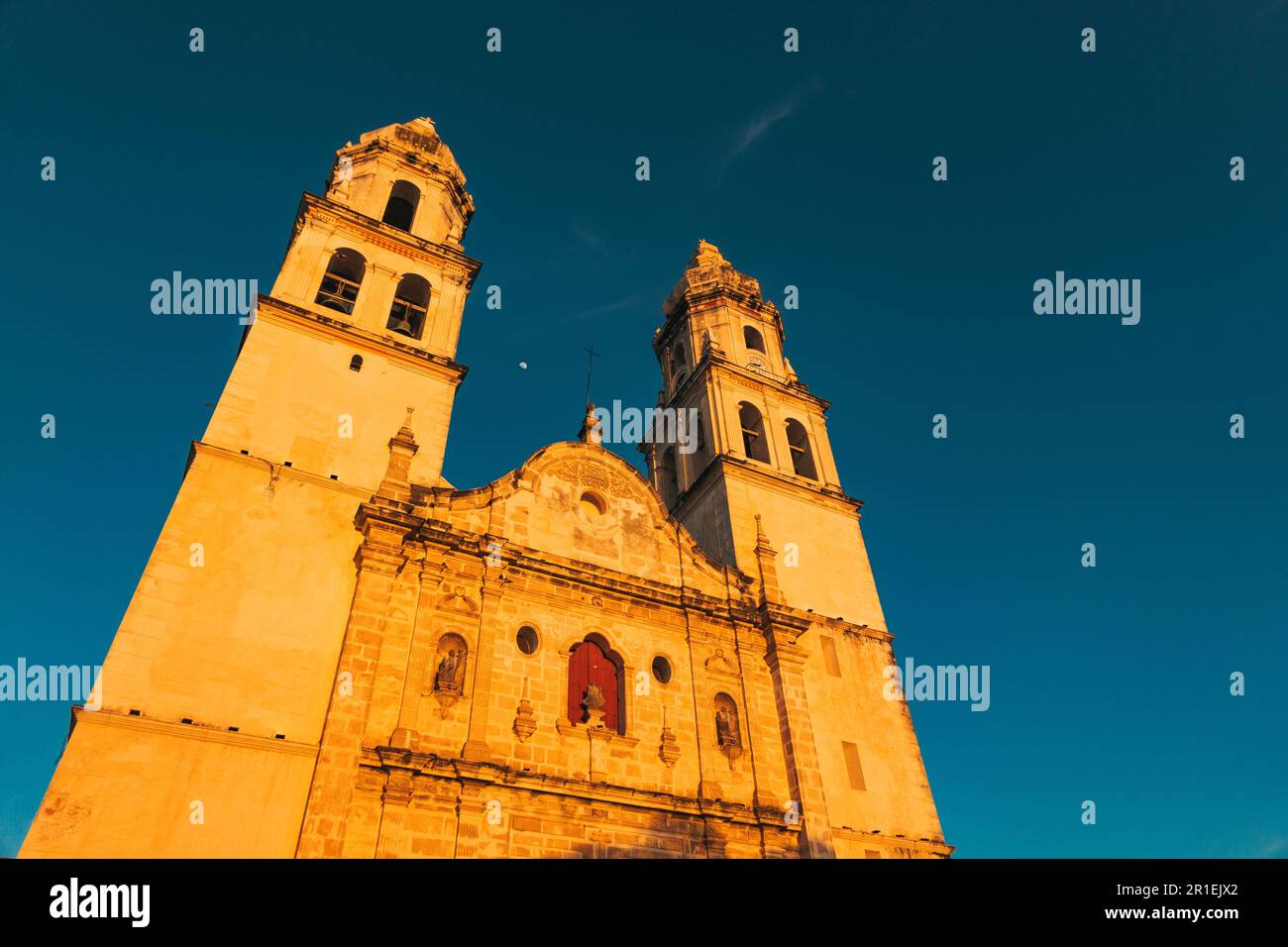 Le soleil se couche sur la Catedral de Nuestra Señora de la Inmaculada Concepción, Plaza de la Independencia, Campeche, Mexique Banque D'Images