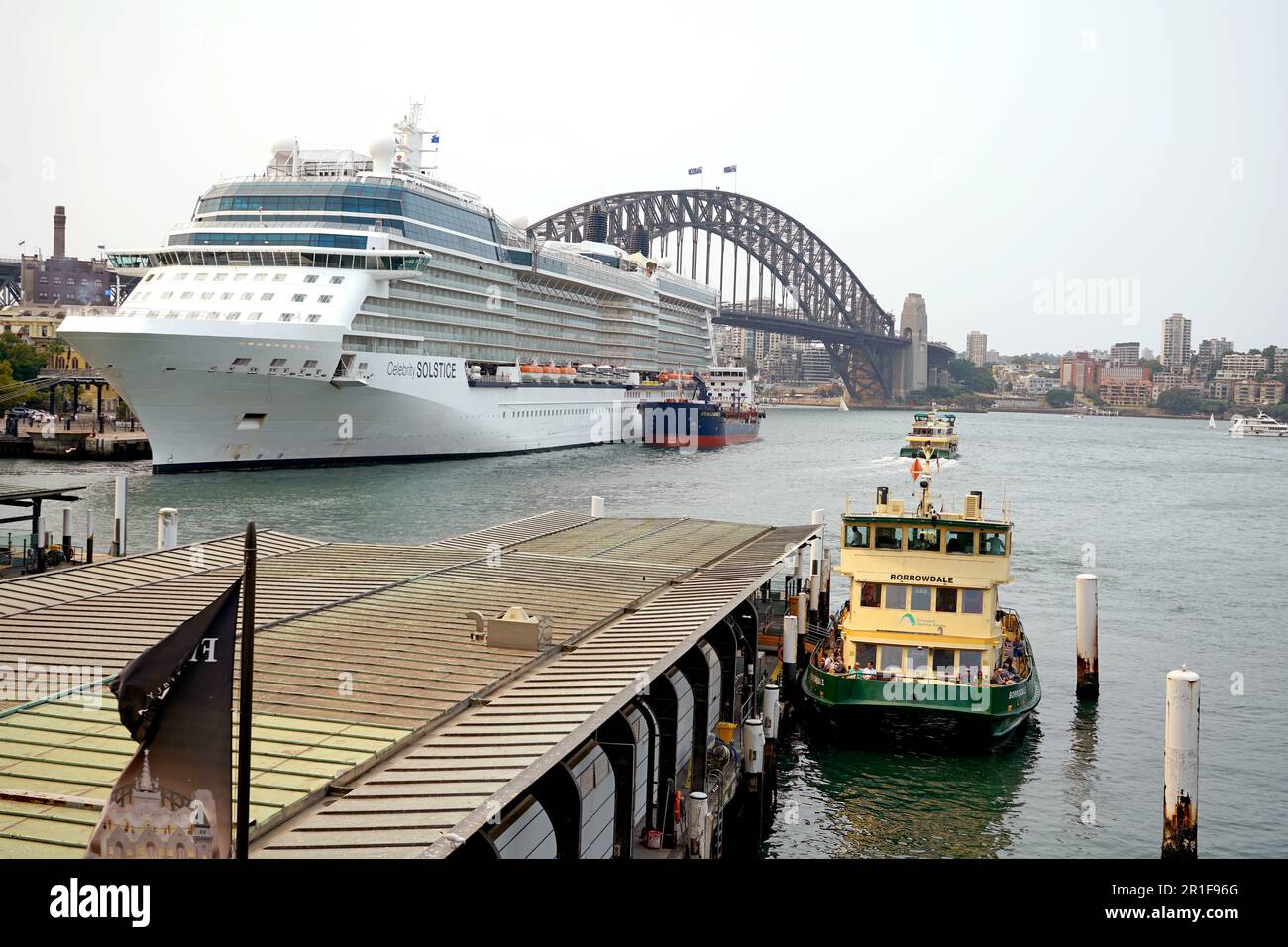 Sydney, Nouvelle-Galles du Sud, Australie - 14-12-2019: Vue depuis le quai circulaire de la ville de Sydney. Banque D'Images