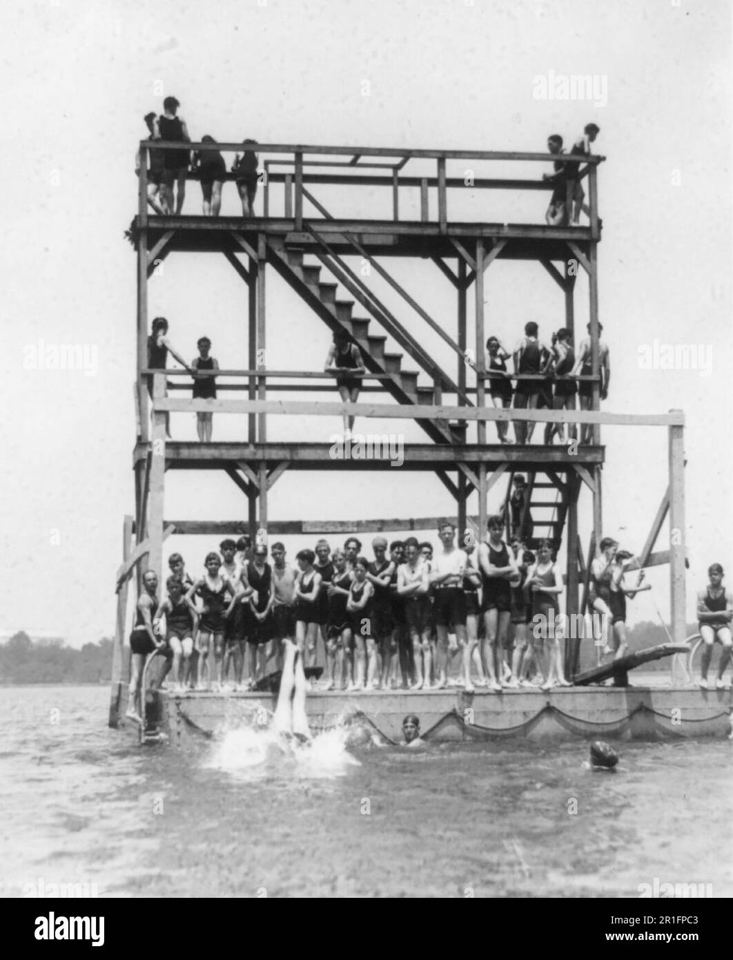 Photo d'archives: Plage de baignade du bassin de marée, un des endroits populaires à Washington ca. 1923 Banque D'Images