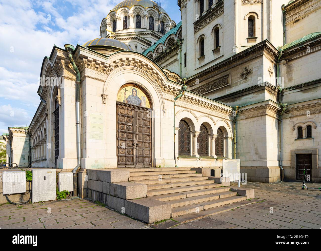 Sofia, Bulgarie. Mai 2023. Vue sur l'entrée du musée Alexander Nevsky Icon dans le centre-ville Banque D'Images