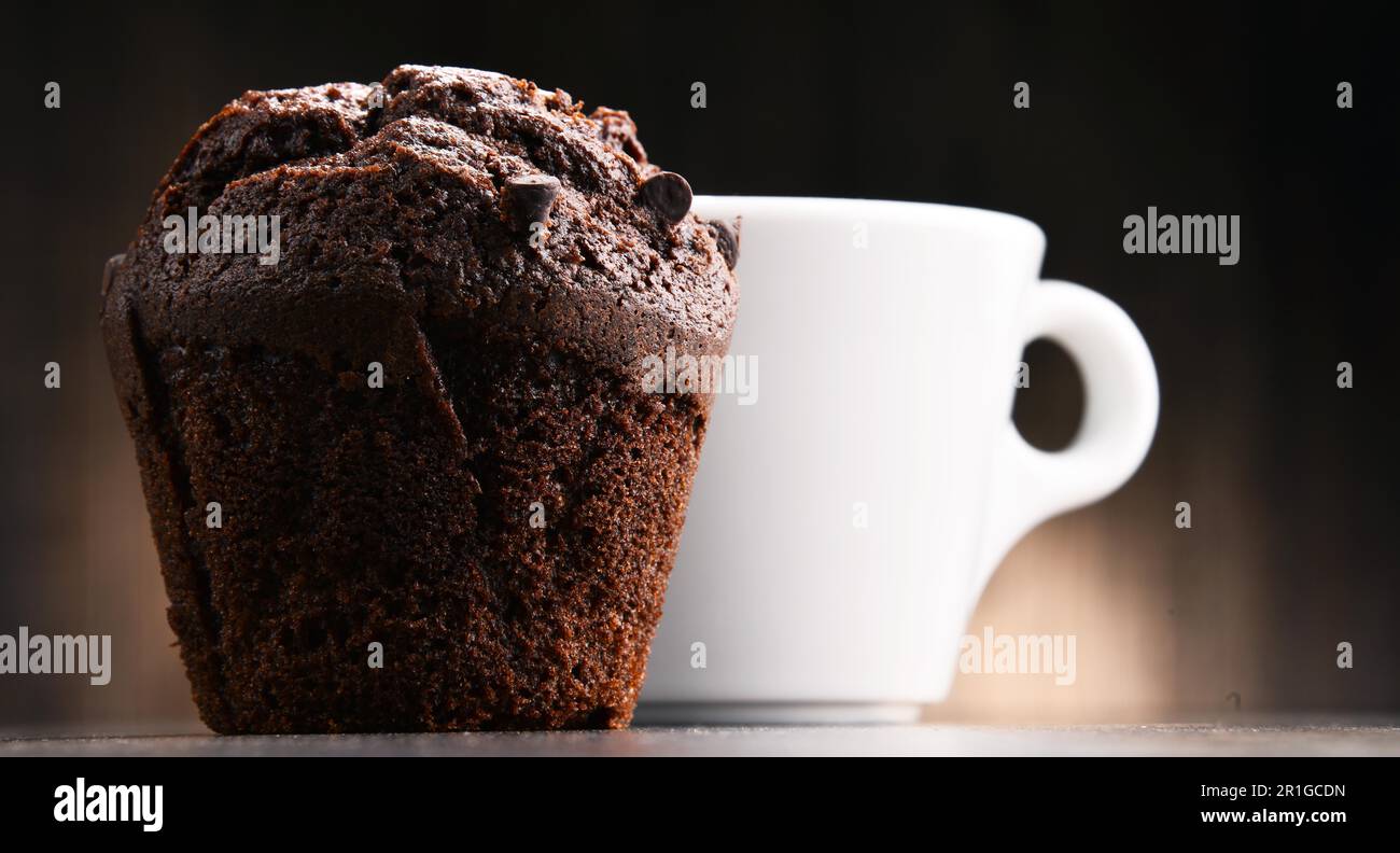 Composition avec tasse de café et muffin Banque D'Images
