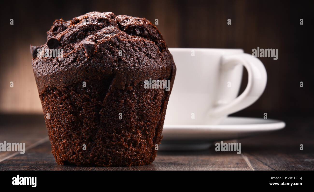 Composition avec tasse de café et muffin Banque D'Images