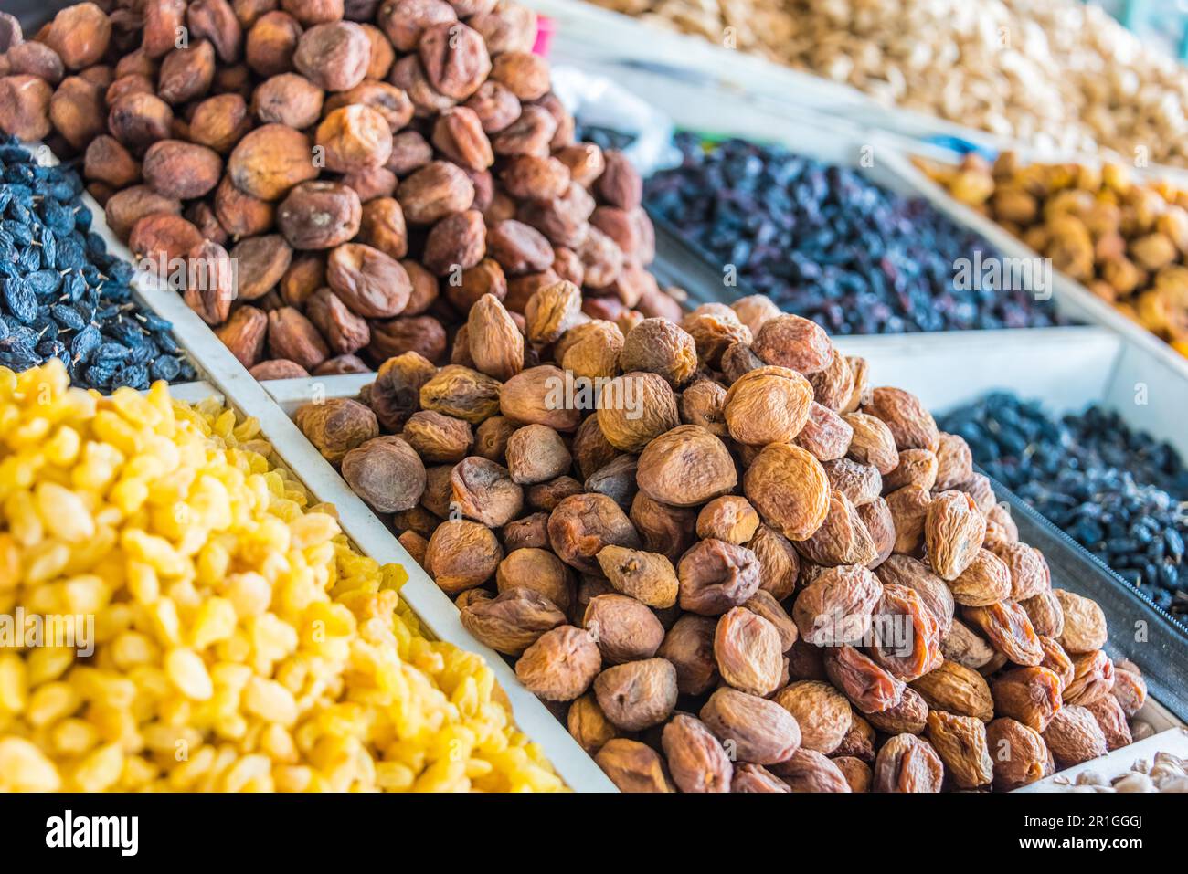 Produits alimentaires séchés vendus à la Bazar Chorsu à Tachkent, Ouzbékistan Banque D'Images