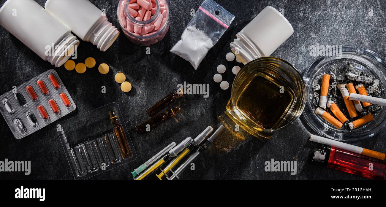 Les substances addictives, y compris l'alcool, les cigarettes et les drogues Banque D'Images