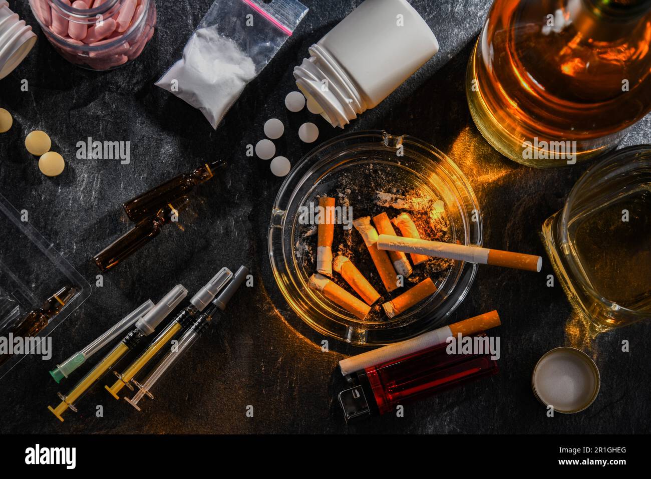 Les substances addictives, y compris l'alcool, les cigarettes et les drogues Banque D'Images