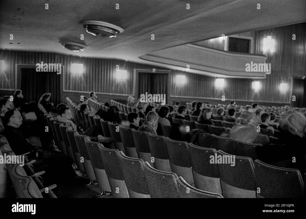 GDR, Berlin, 23.04.1990, Kino Babylone, am Rosa-Luxemburg-Platz, salle de cinéma Banque D'Images