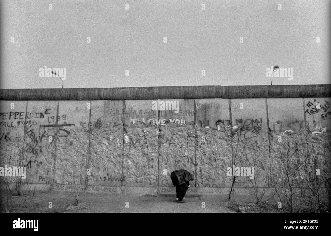 GDR, Berlin, 20.02.1990, mur de la Potsdamer Platz, Searcher Banque D'Images