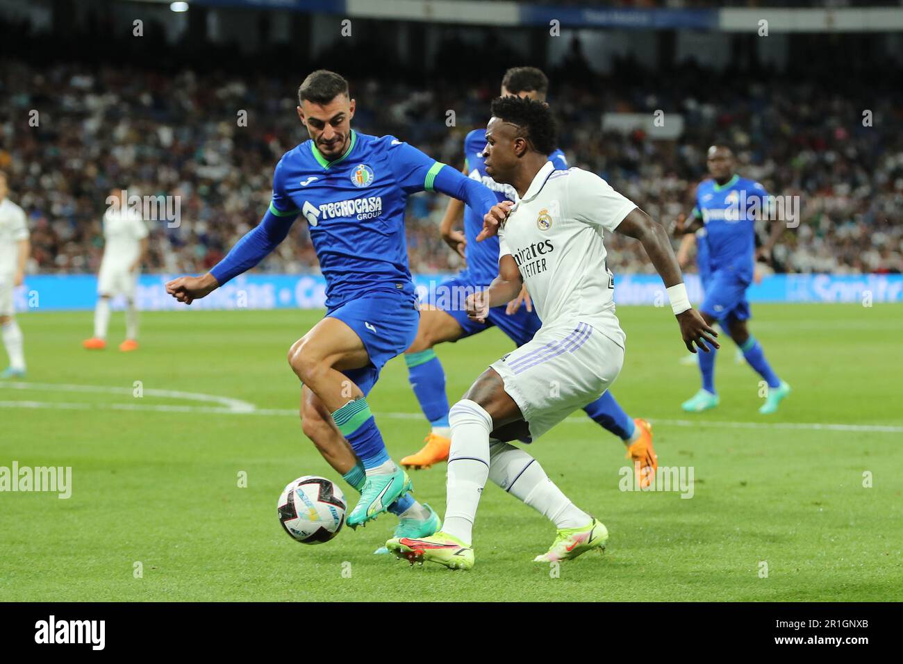 Madrid, Espagne. 13th mai 2023. Vinícius Júnior en acciòn durante el partido de Liga Jornada 34 disputado en el Nuevo Santiago Bernabeu, Madrid entre el Real Madrid y Getafe, el 13 de Mayo 2023. Crédit : Edward F. Peters/Alay Live News Banque D'Images