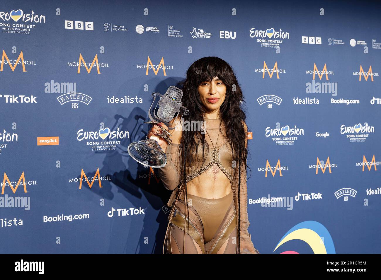 13 mai 2023, Liverpool, Royaume-Uni: 13 mai 2023, Liverpool, Royaume-Uni: Angleterre: 13 mai 2023, Liverpool, Merseyside, Royaume-Uni: Le gagnant de Loreen en Suède du Concours Eurovision de la chanson 2023 Grande finale à l'arène de Liverpool avec sa chanson â€˜Tattoo. Loreen est seulement la deuxième artiste à remporter deux fois le Concours Eurovision de la chanson, et la seule artiste féminine, après sa victoire en 2012 avec l'euphorie. ..26 pays ont participé à la Grande finale de la plus grande manifestation musicale en direct du monde, organisée par la BBC, membre de l'UER, le samedi 13 mai à Liverpool. .Credit image: Â© Andy Von PIP/ZUMA Press Banque D'Images