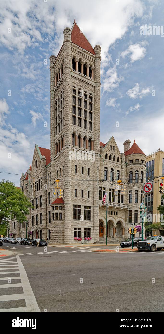 L'hôtel de ville, situé sur Washington Street dans le centre-ville de Syracuse, est construit en pierre calcaire Onondaga dans le style roman de Richardsonian. Banque D'Images