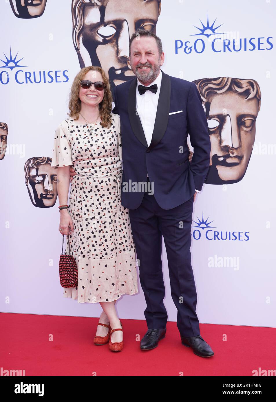 Lee Mack et sa partenaire Tara McKillop assistent aux BAFTA Television