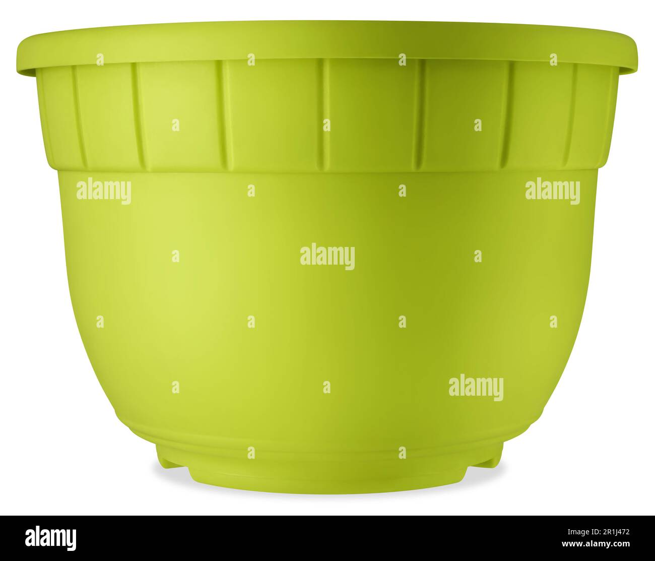 Équipement d'outils de jardinage. Pot en plastique vert jardin, vue de dessus isolée sur blanc avec passe-cheveux. Concept de printemps de potager et de soin des plantes. Banque D'Images
