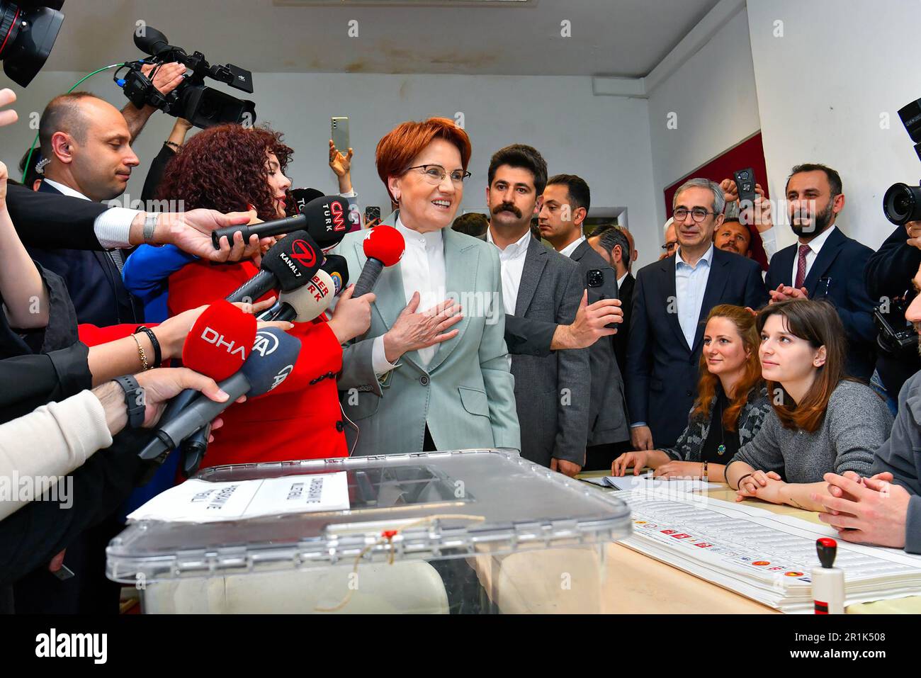 Istanbul, Turquie. 14th mai 2023. Meral Aksener, chef du parti de l'IYI, a voté pour les élections présidentielles et législatives à Istanbul, au Turkiye, sur le 14 mai 2023. Dans la ville turque d'Istanbul. Aujourd'hui, le président Recep Tayyip Erdogan est confronté à son plus grand test électoral alors que le pays se dirige vers les élections législatives du pays. Erdogan est au pouvoir depuis plus de deux décennies. Photo par IYI Party/ Credit: UPI/Alay Live News Banque D'Images