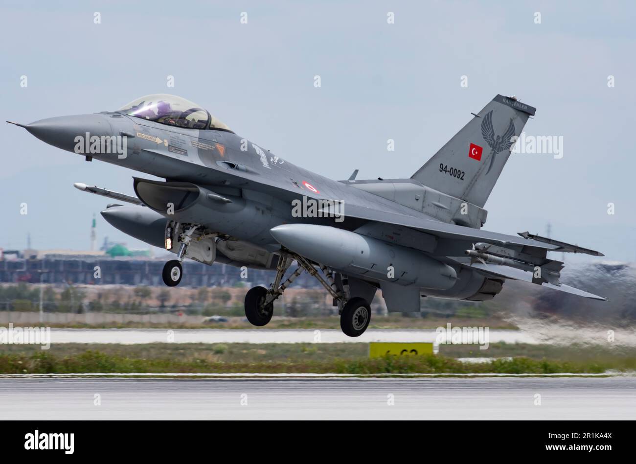 F-16C bloc 40 Faucon de combat décollage Konya Anatolian Eagle exercices (93-0664) de 191 Filo Hancer 'dagger' basé à Konya 3. Jet principal 132. équipe Banque D'Images