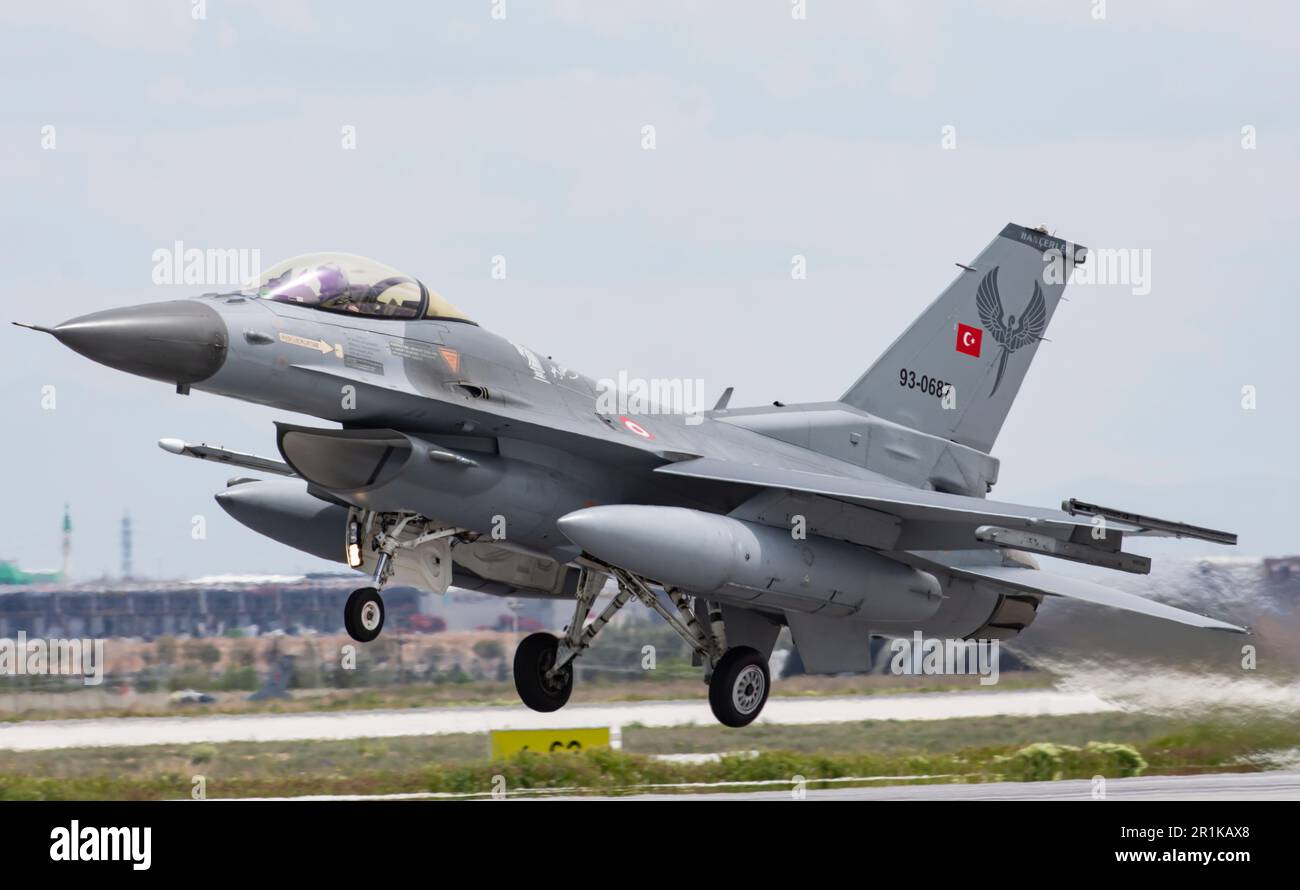 F-16C bloc 40 Faucon de combat décollage Konya Anatolian Eagle exercices (93-0664) de 191 Filo Hancer 'dagger' basé à Konya 3. Jet principal 132. escadron Banque D'Images