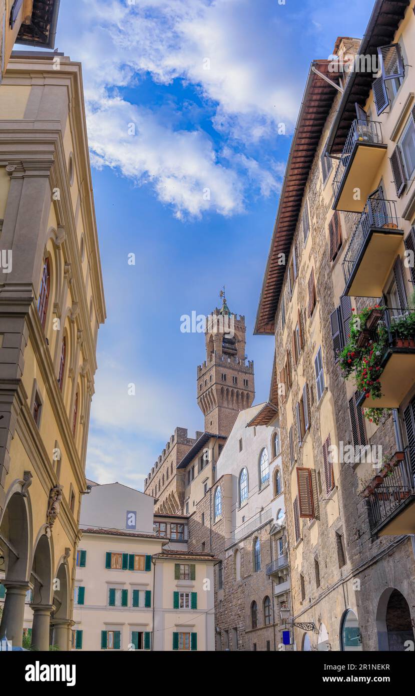 Vue urbaine du centre historique de Florence, Italie: Le Palazzo Vecchio en arrière-plan. Banque D'Images