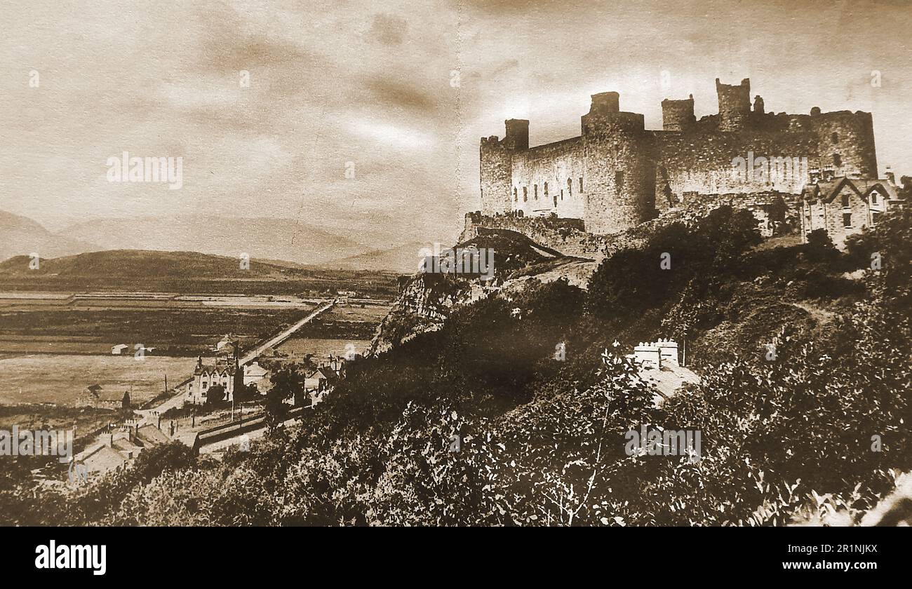 Pays de Galles en 1939 - Château de Harlech, en direction de Snowdon mountain.jpg Banque D'Images