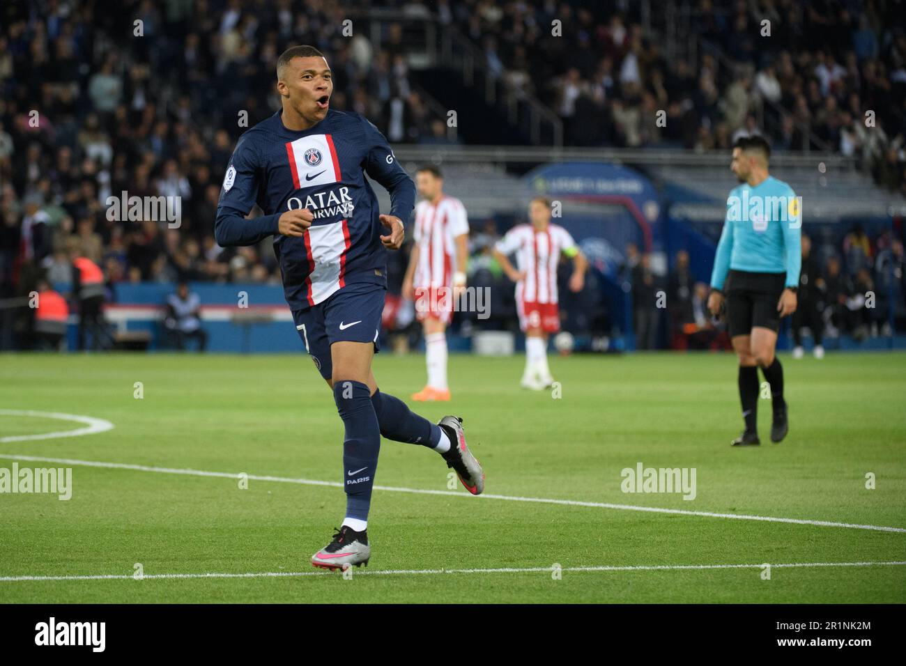 Julien Mattia / le Pictorium - Paris Saint Germain accueillera AC Ajaccio au Parc des Princes, 13 mai 2023 - 13/05/2023 - France / Ile-de-France (région) / Paris - Kylian Mbappe lors du match entre Paris Saint Germain et AC Ajaccio au Parc des Princes, 13 mai 2023. Banque D'Images