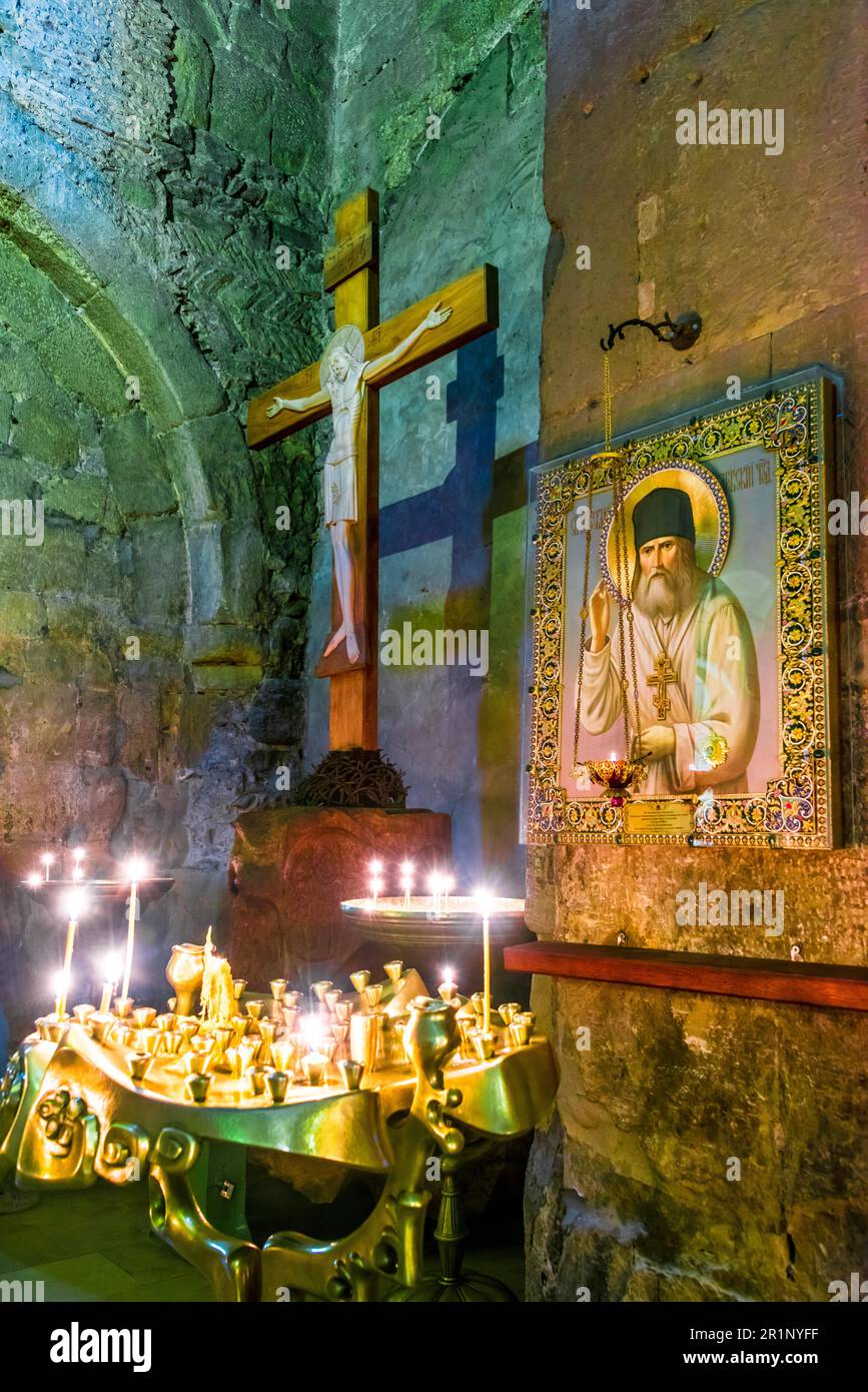 MTSKHETA (GÉORGIE) - le 25 octobre 2018 : l'intérieur de la cathédrale de Svetitskhoveli dans la ville historique de Mtskheta (Géorgie) Banque D'Images