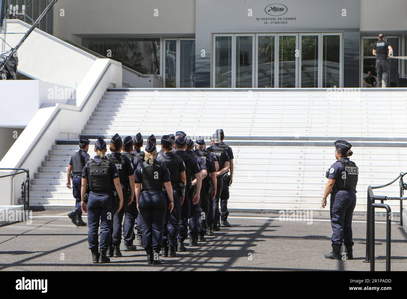 15 mai 2023, Cannes, Côte d'Azur, France: Répétitions de membres de la police nationale au Grand Palais à la veille de la cérémonie d'ouverture du Festival annuel de Cannes 76th à Cannes, France (Credit image: © Mickael Chavet/ZUMA Press Wire) USAGE ÉDITORIAL EXCLUSIF! Non destiné À un usage commercial ! Banque D'Images