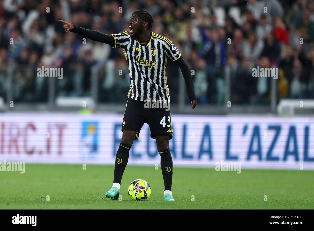 Turin, Italie. 14th mai 2023. Samuel Iling de Juventus FC gestes pendant la série Un match de football entre Juventus FC et nous Cremonese au stade Allianz sur 14 mai 2023 à Turin, Italie . Credit: Marco Canoniero / Alamy Live News Banque D'Images