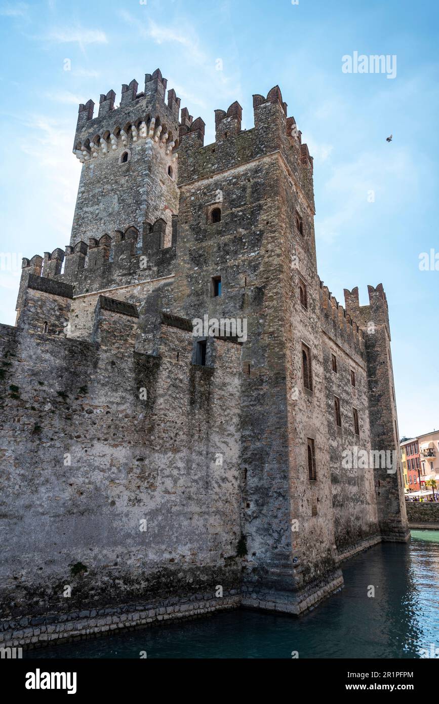 Château Scaliger à Sirmione sur le lac de Garde, Italie Banque D'Images