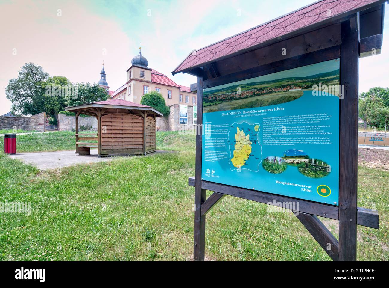 Propstei Zella, architecture, façade de la maison, vue sur le village, été, Zella, Rhön, Wartburgkreis, Thuringe, Allemagne, Europe, Banque D'Images