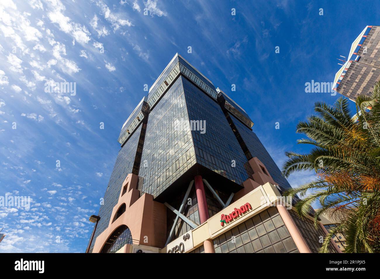 En dehors du célèbre centre commercial Amoreiras de Lisbonne, vue sur sa façade. Banque D'Images