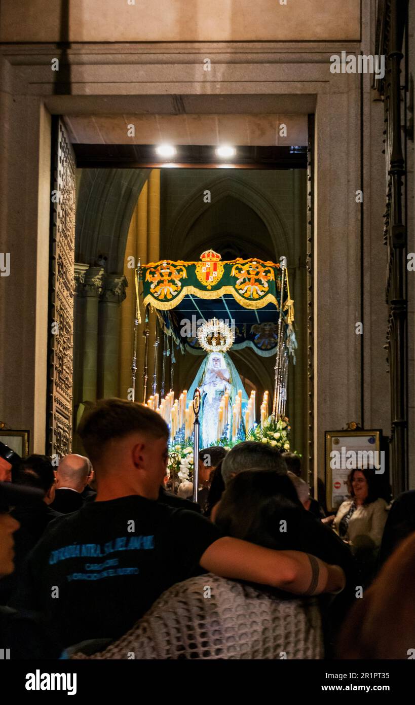 Confrérie de Nuestra Señora del Amparo de Toledo, prière dans le jardin, Christ lié à la colonne, notre père Jesucrist Banque D'Images