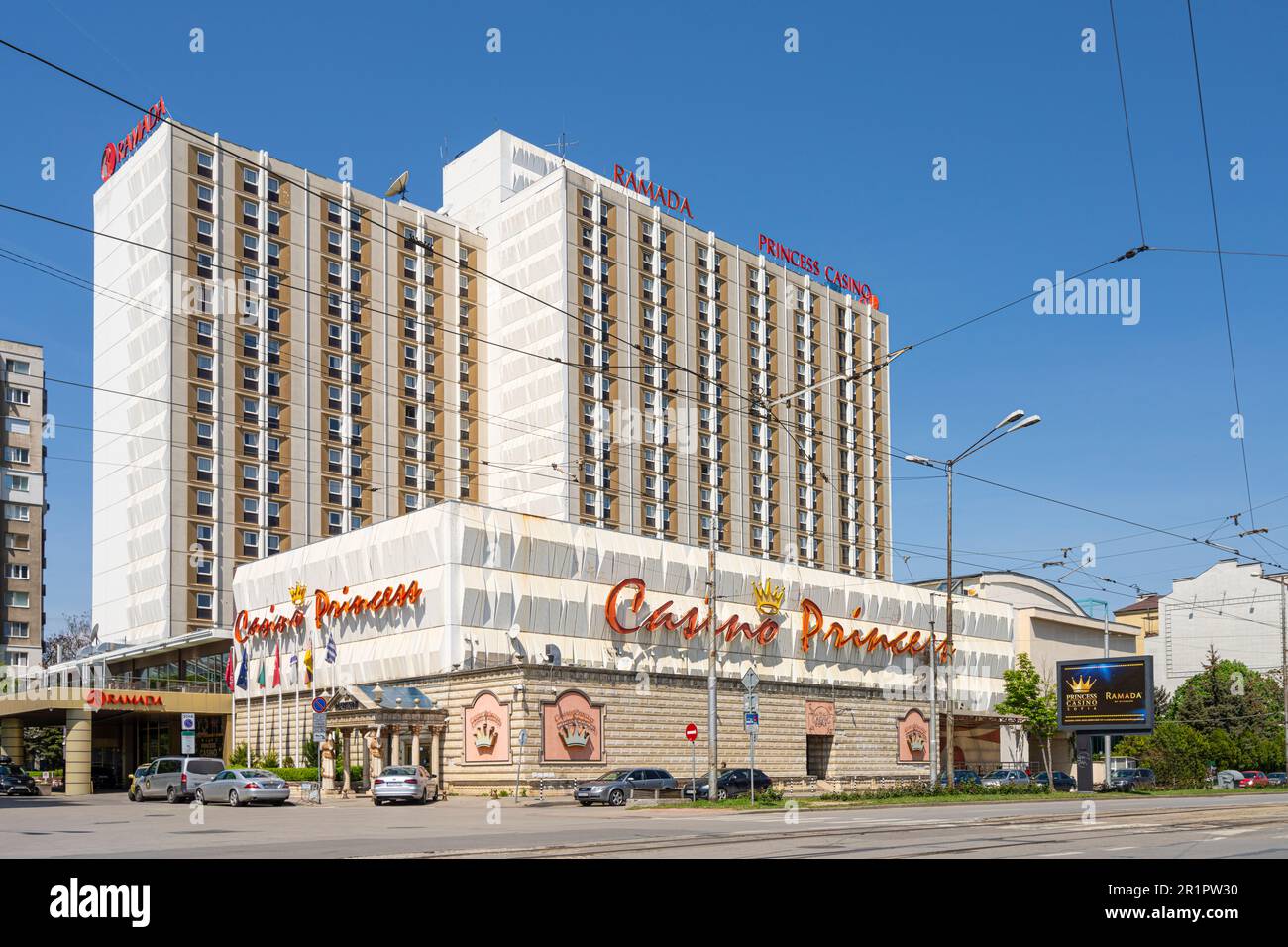 Sofia, Bulgarie. Mai 2023. vista panoramica esterna del Ramada Prencess Casino bâtiment dans le centre-ville Banque D'Images