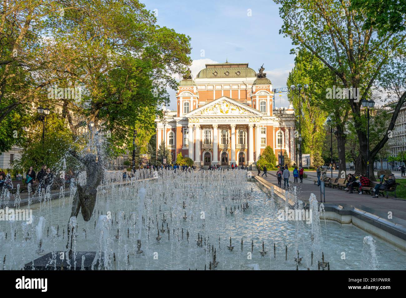 Sofia, Bulgarie. Mai 2023. Vue panoramique sur le bâtiment du Théâtre national Ivan Vazov dans le centre-ville Banque D'Images