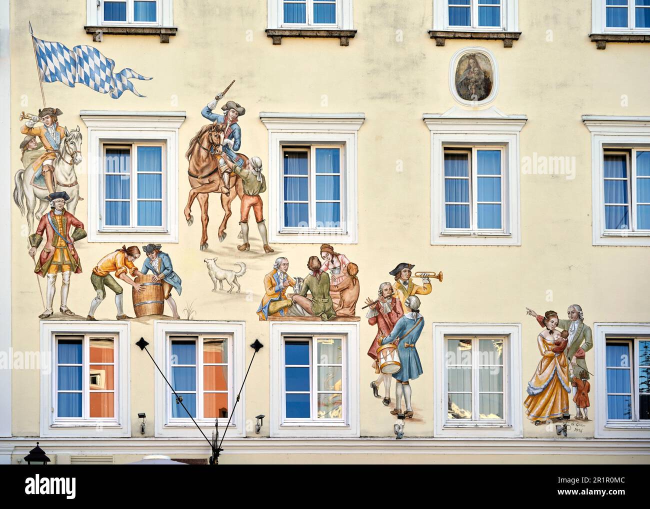 Allemagne, Bavière, haute-Bavière, Altötting district, Burghausen, Vieille ville, Hôtel Post, façade de bâtiment, peinture de façade, motifs médiévaux Banque D'Images