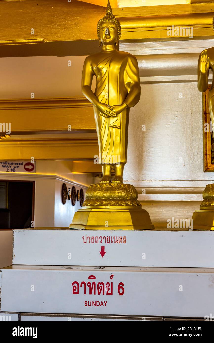 Statue de Bouddha pour chaque jour de la semaine, dimanche, Wat Saket, Temple de la montagne d'or, Wat Saket Ratcha Wora Maha Wihan, Bangkok, Thaïlande, Asie Banque D'Images