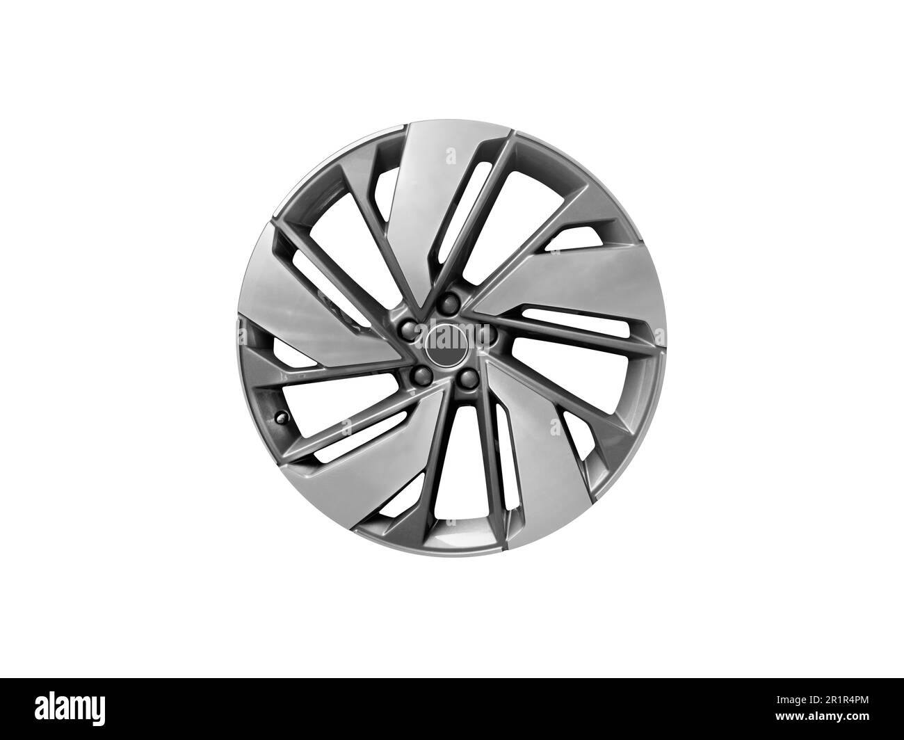 Roue en alliage de voiture isolée sur fond blanc. Nouvelle roue en alliage pour une voiture sur fond blanc. Jante en alliage isolée. Disque de roue de voiture... Banque D'Images