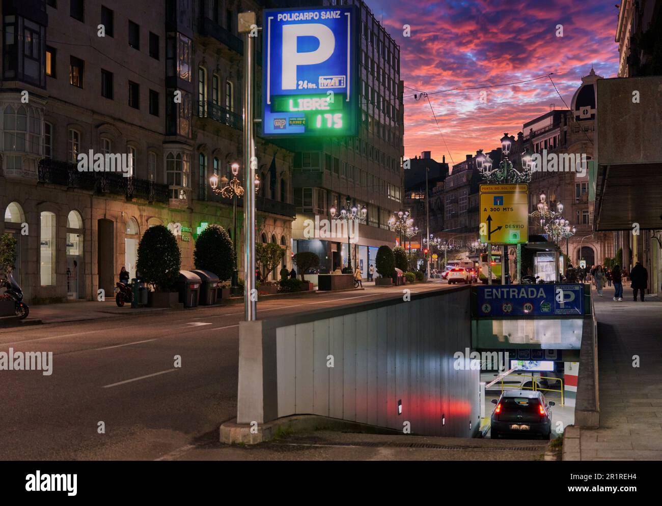 Parking Policarpo Sanz, Avenida García Barbón, Vigo, Pontevedra, Galice, Espagne. Pour vous garer à Policarpo Sanz, vous devez prendre l'Avenida García Barbón Banque D'Images
